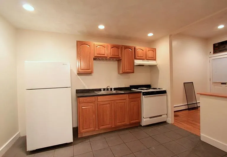 302A Highland Ave #A — Photo 1