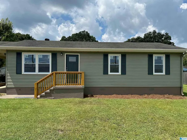 924 Brooklane Dr, Bessemer, AL 35023