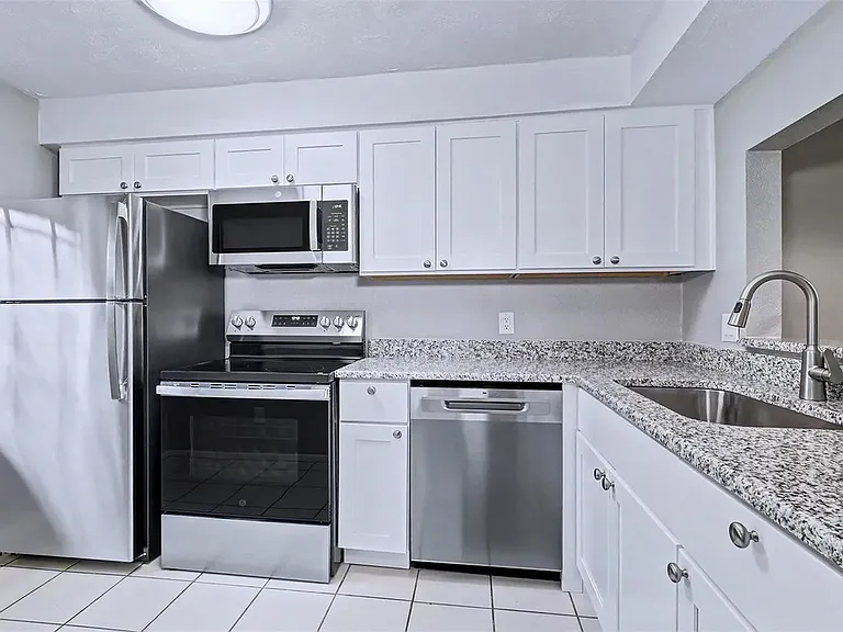 3661 Trophy Blvd — Photo 2