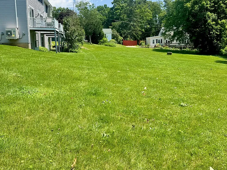 90-92 Elm St #3 — Photo 14