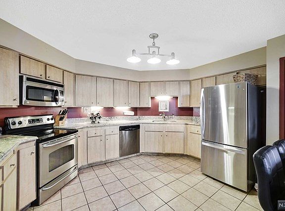 4th image of 207 Harmon Cove Towers #207