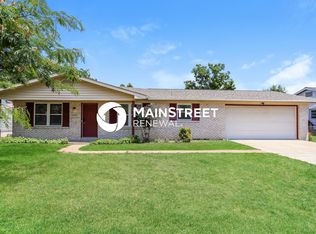 910 Silverstone Dr, Saint Charles, MO 63303