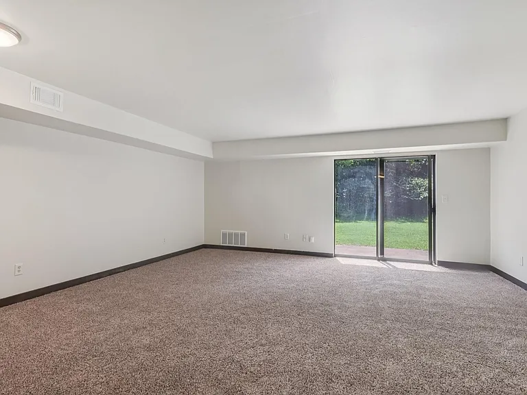 Valley Park Townhomes — Photo 11