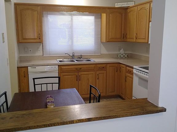 5th image of 561 Pleasure Creek Dr NE