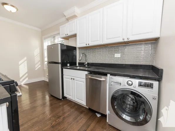 3821 N Greenview Ave, Chicago, IL 60613