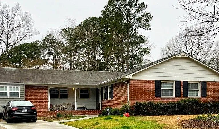 605 Runnymede Ct — Photo 1