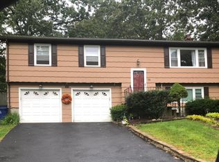 75 Pavlik Pl, Bridgeport, CT 06610