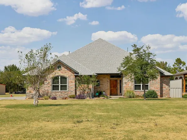 317 SE 97th St, Moore, OK 73160