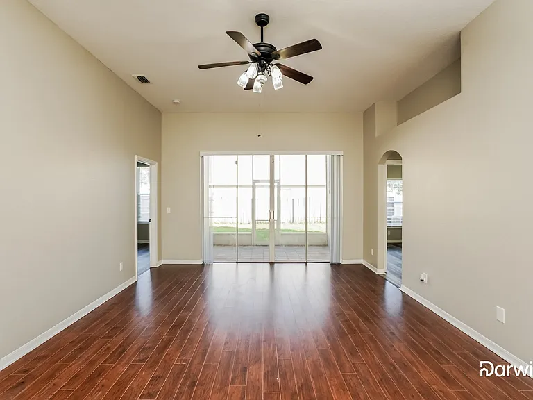1229 Vinetree Dr — Photo 4