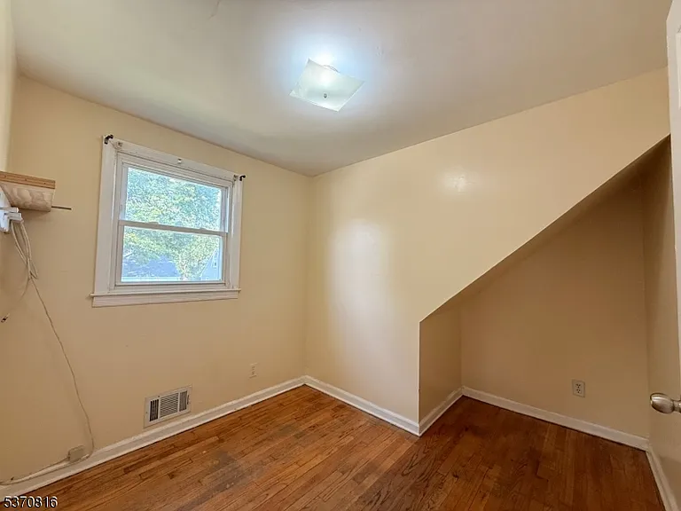 183 Reeve Ter — Photo 20