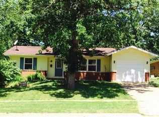 4616 Front Royal Dr, McHenry, IL 60050
