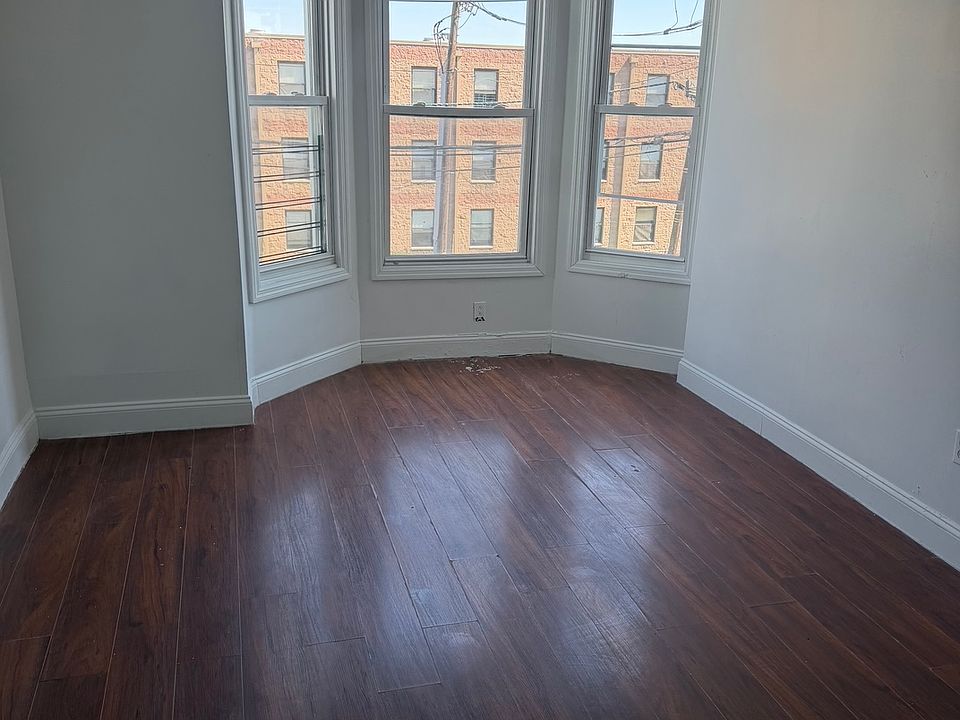 1st image of 245 Littleton Ave #2
