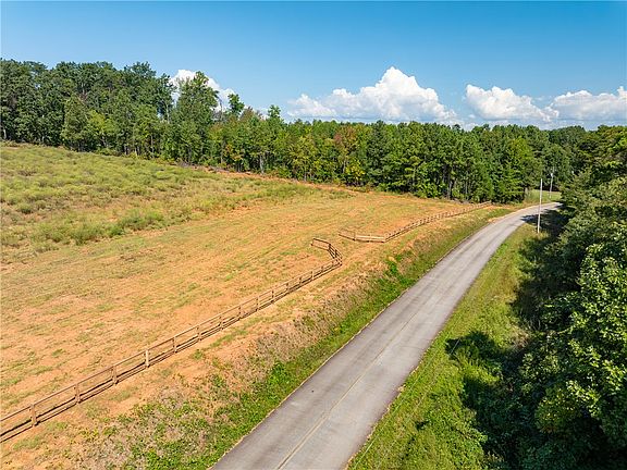 2nd image of 1 Hood Rd