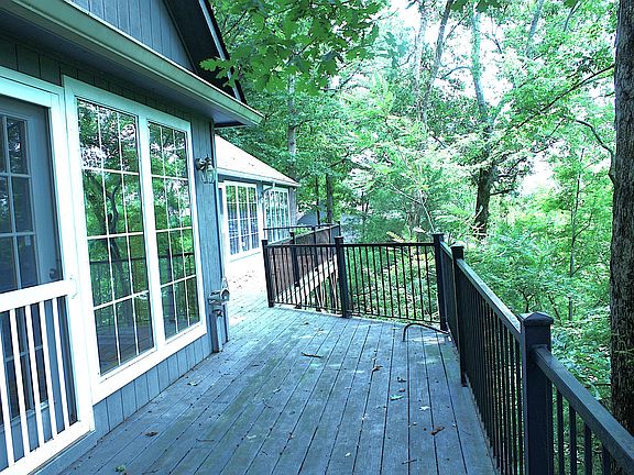 2nd image of 204 Red Bud Dr