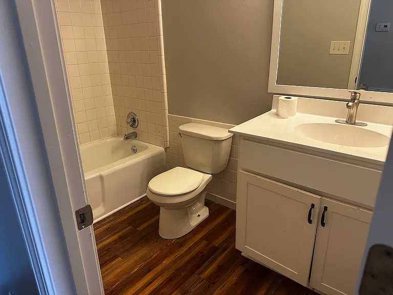806 Peeler St #B — Photo 5