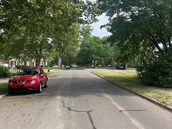 4th image of 22634 Plymouth Rd