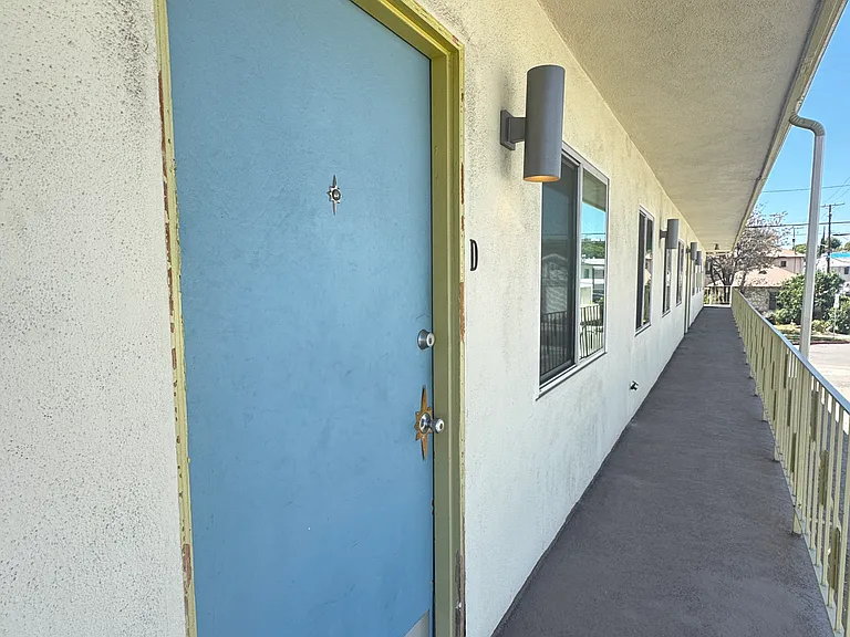 4106 Warner Blvd #D — Photo 2