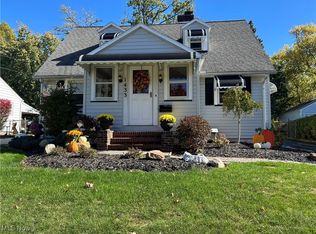 1433 Churchill Rd, Lyndhurst, OH 44124