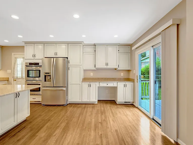 6717 Reynard Dr — Photo 10