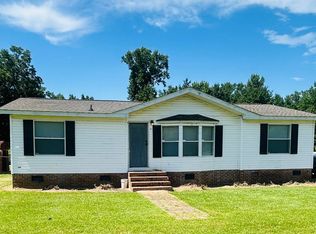 16 Branch Farm Acres Dr, Lumberton, NC 28358