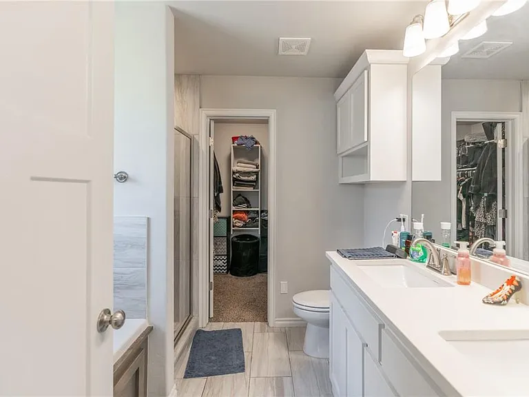 13809 Village Cv — Photo 18