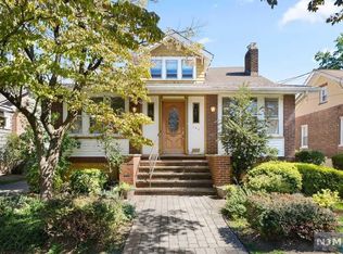 140 Spring Valley Ave, Hackensack, NJ 07601