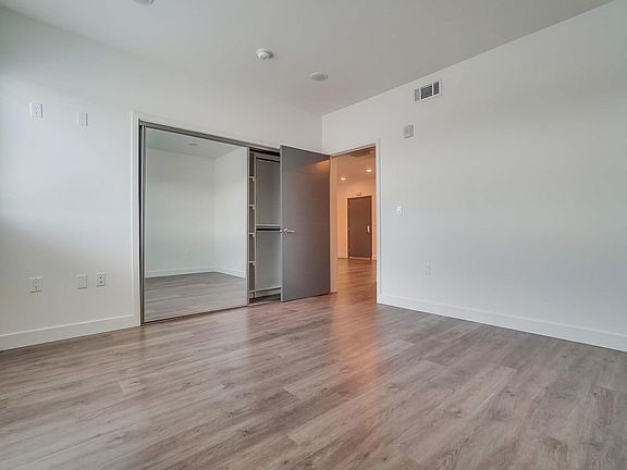 5th image of 16836 Sherman Way #402
