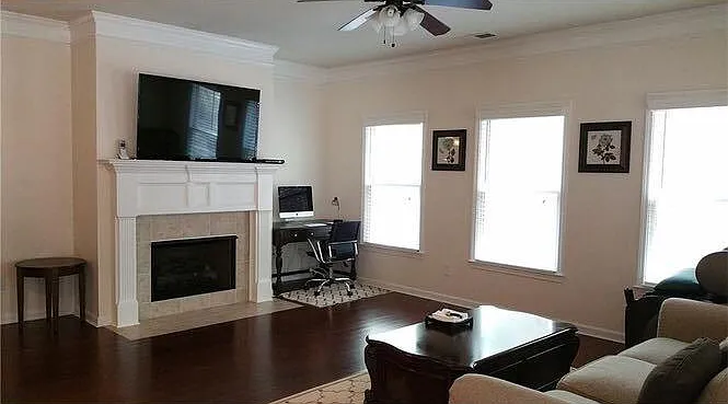 203 Water Oak Place — Photo 2