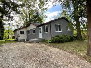 441 Maple Dr, Oakland, MI 48363