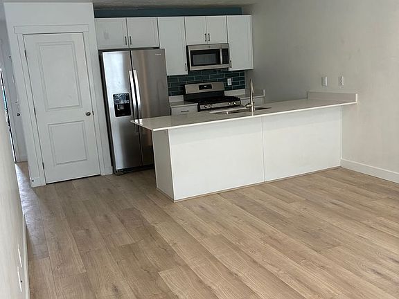2nd image of 519 S May Dr
