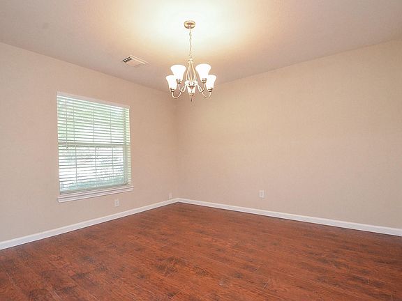 5th image of 19211 Fieldshire Cir
