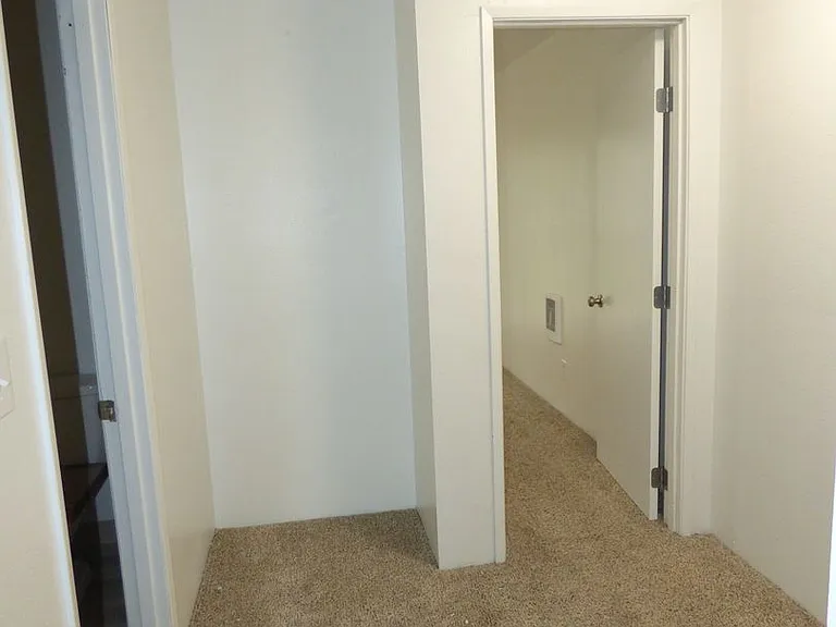4116 Lancaster Dr NE — Photo 27