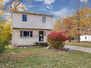 1722 E 296th St, Wickliffe, OH