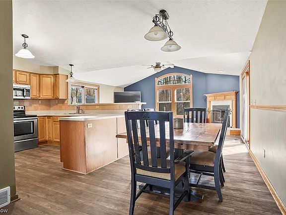 5th image of 3915 Northview Dr