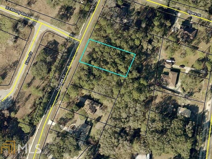 1st image of 2430 Douglas Dr