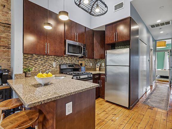 5th image of 229 3rd St APT 4L