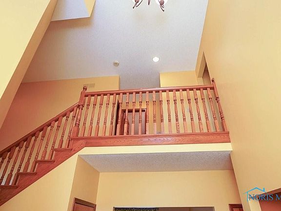 4th image of 15833 Forest Ln