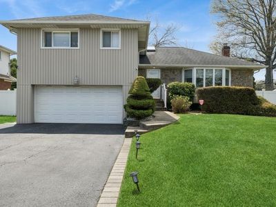 15 Mesa Road, Syosset, NY, 11791