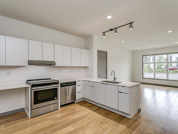 3rd image of 400 Herron Dr APT 111