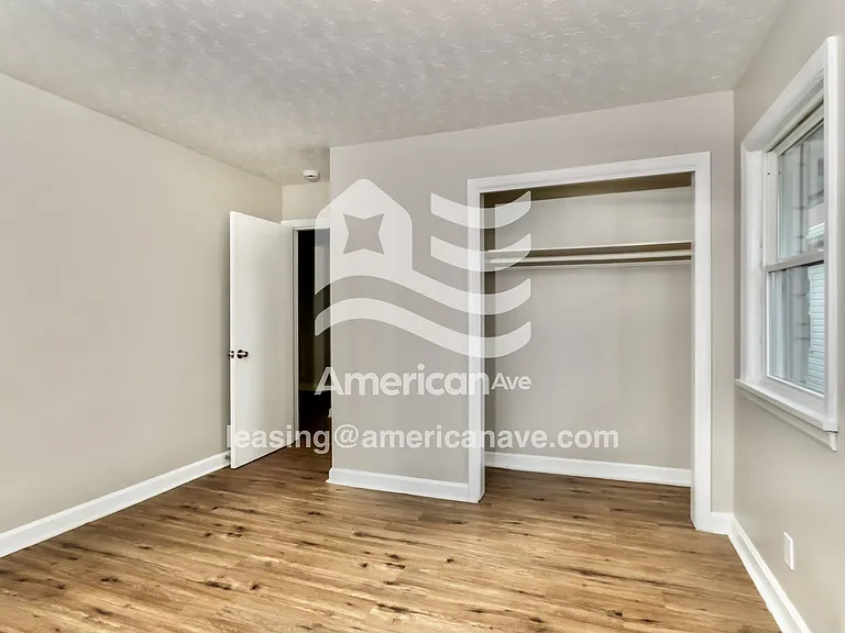 521926_011_wm_-_bedroom_13601815.jpg