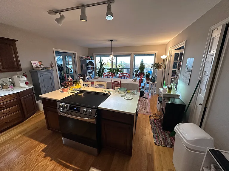 Victoria Ln — Photo 6