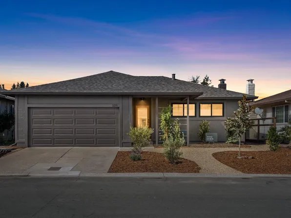 225 Mountain View Drive, Healdsburg, CA 95448