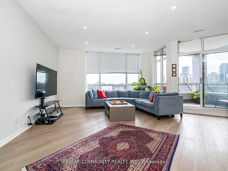 980 Yonge St #513 — Photo 9