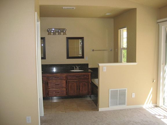 Master Bedroom & Bathroom