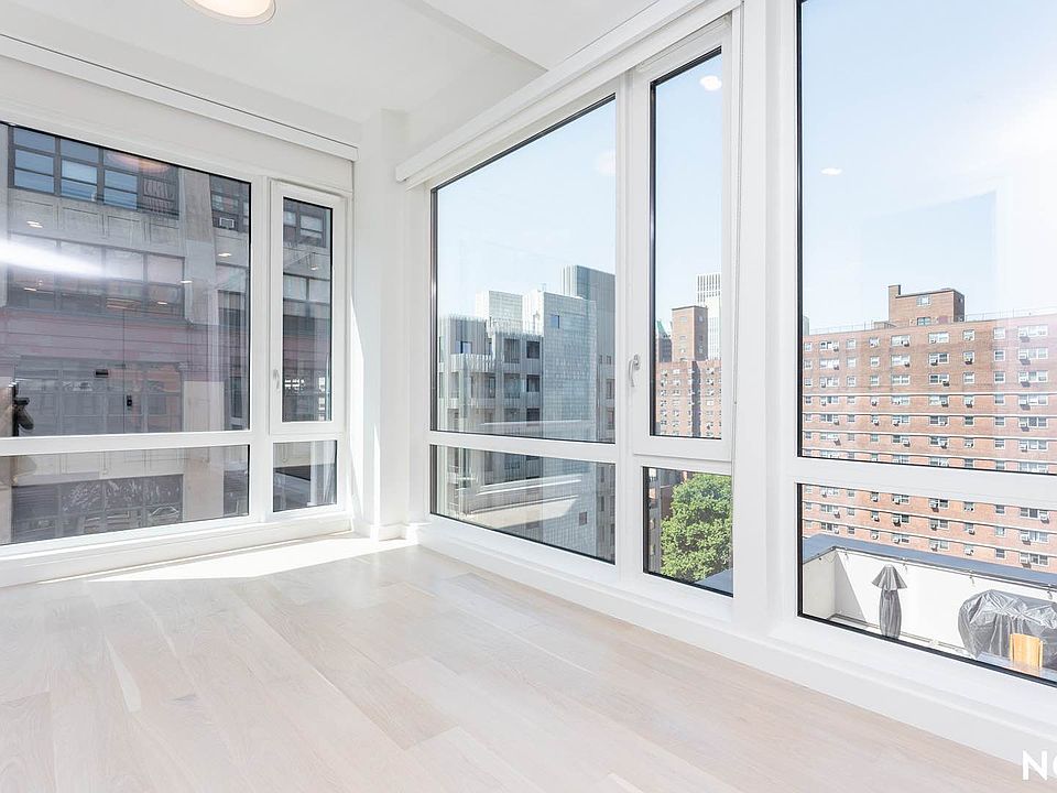 1st image of 131 Concord St #Penthouse 11a