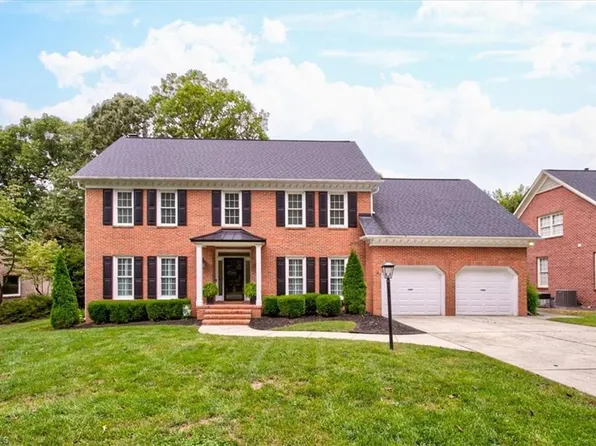 1223 Foxfire Dr, Greensboro, NC 27410