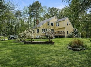 12 Campmeeting Rd, Topsfield, MA 01983