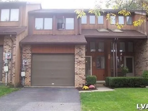 1716 Falcon Dr, Bethlehem, PA 18017