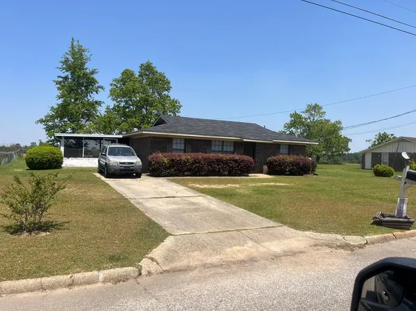 404 Terrace Dr, Headland, AL 36345
