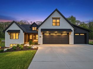 4194 Blackberry Ridge Dr, Oneida, WI 54155